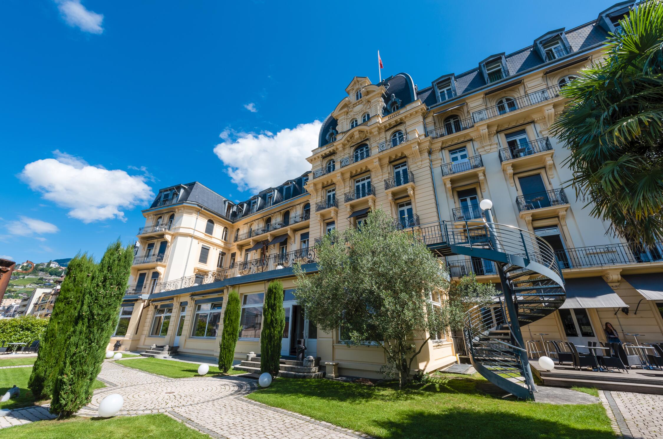 HIM全新一年制旅游管理硕士：双学位+联合国实习！